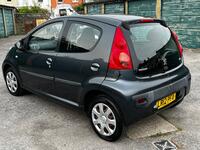 PEUGEOT 107
