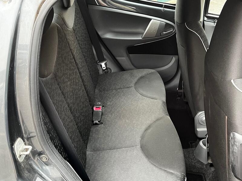 PEUGEOT 107