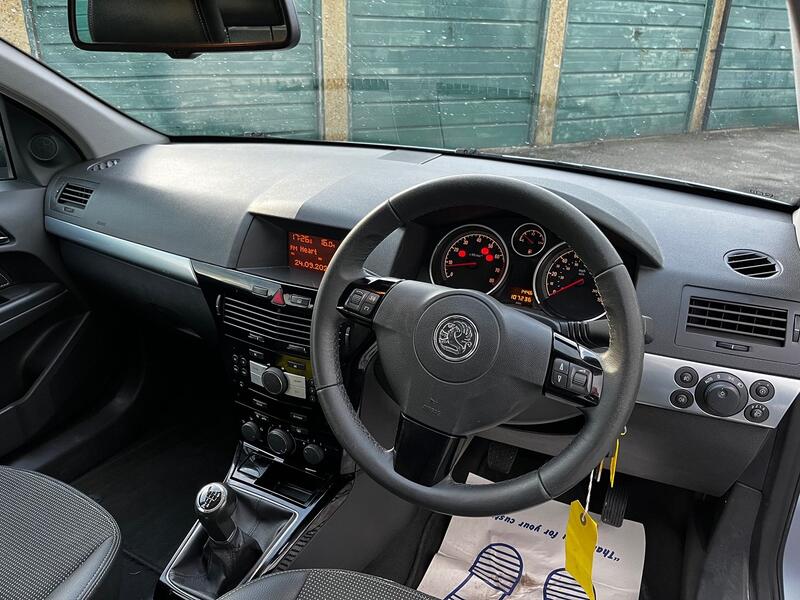 VAUXHALL ASTRA