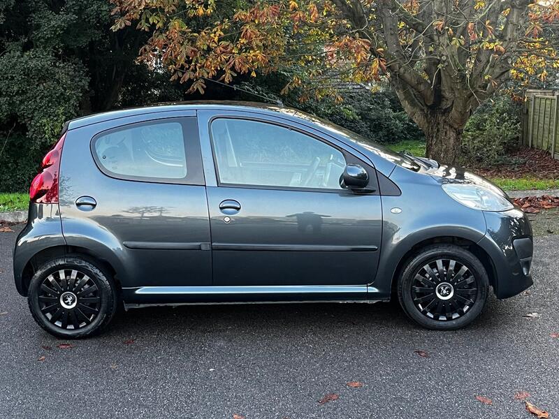 PEUGEOT 107