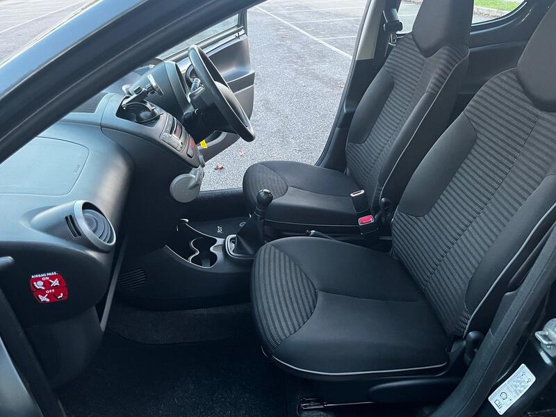 PEUGEOT 107