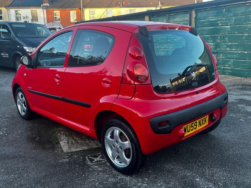 PEUGEOT 107