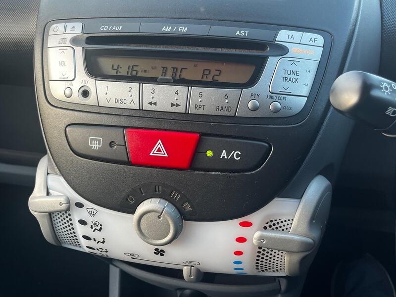 PEUGEOT 107