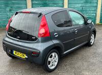 PEUGEOT 107
