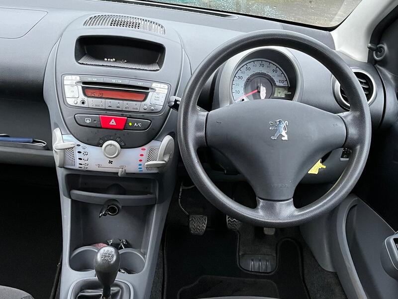 PEUGEOT 107