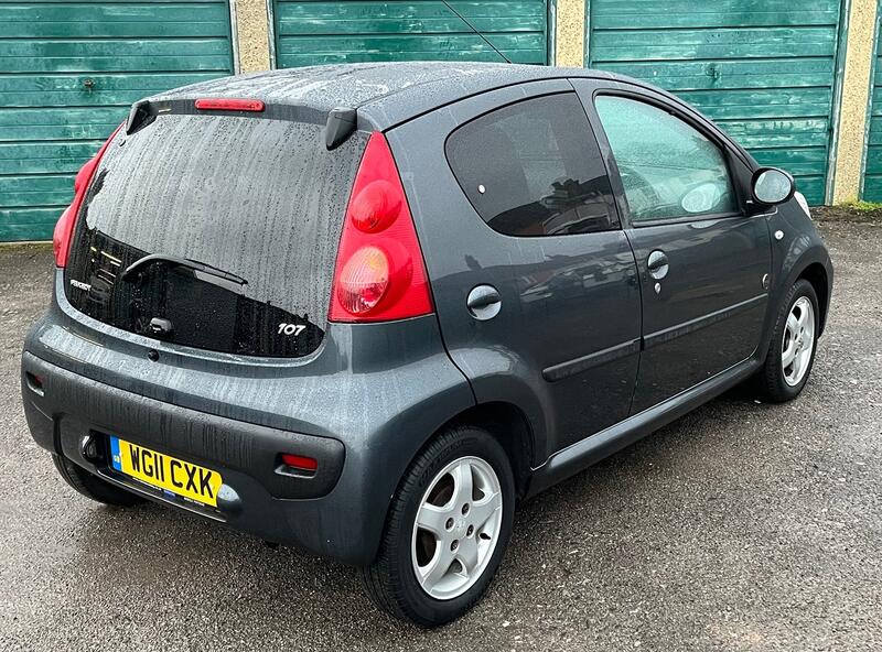 PEUGEOT 107
