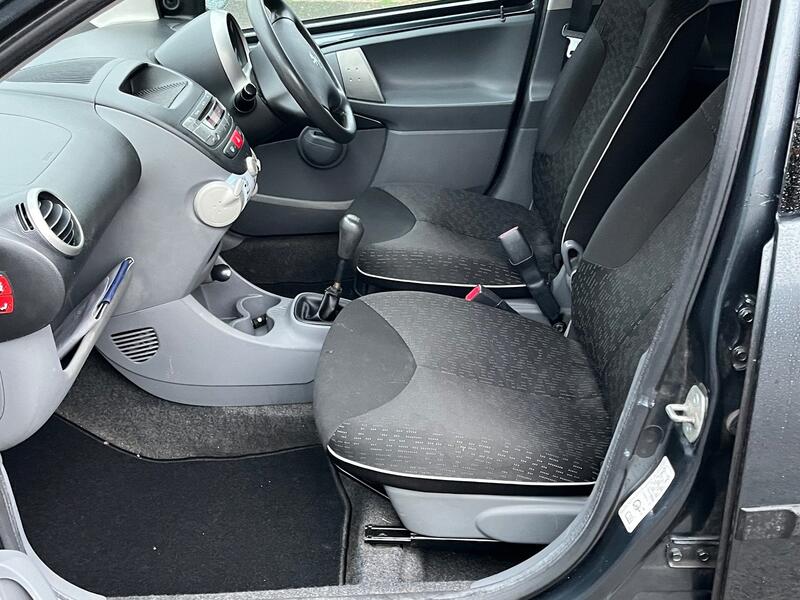 PEUGEOT 107