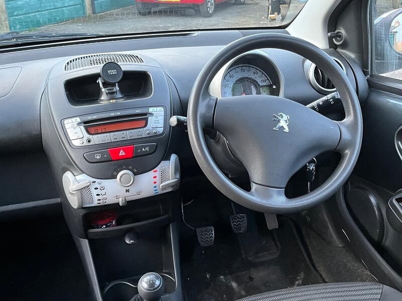 PEUGEOT 107