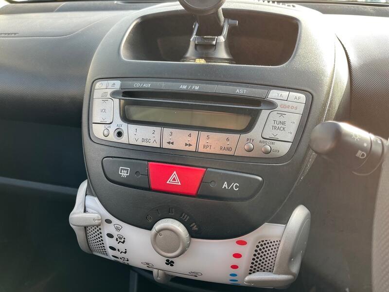 PEUGEOT 107