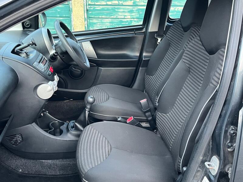 PEUGEOT 107